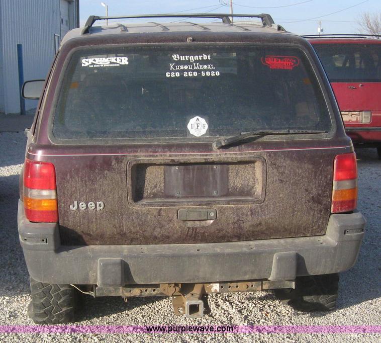 image for item 3151 1994 Jeep Grand Cherokee Laredo