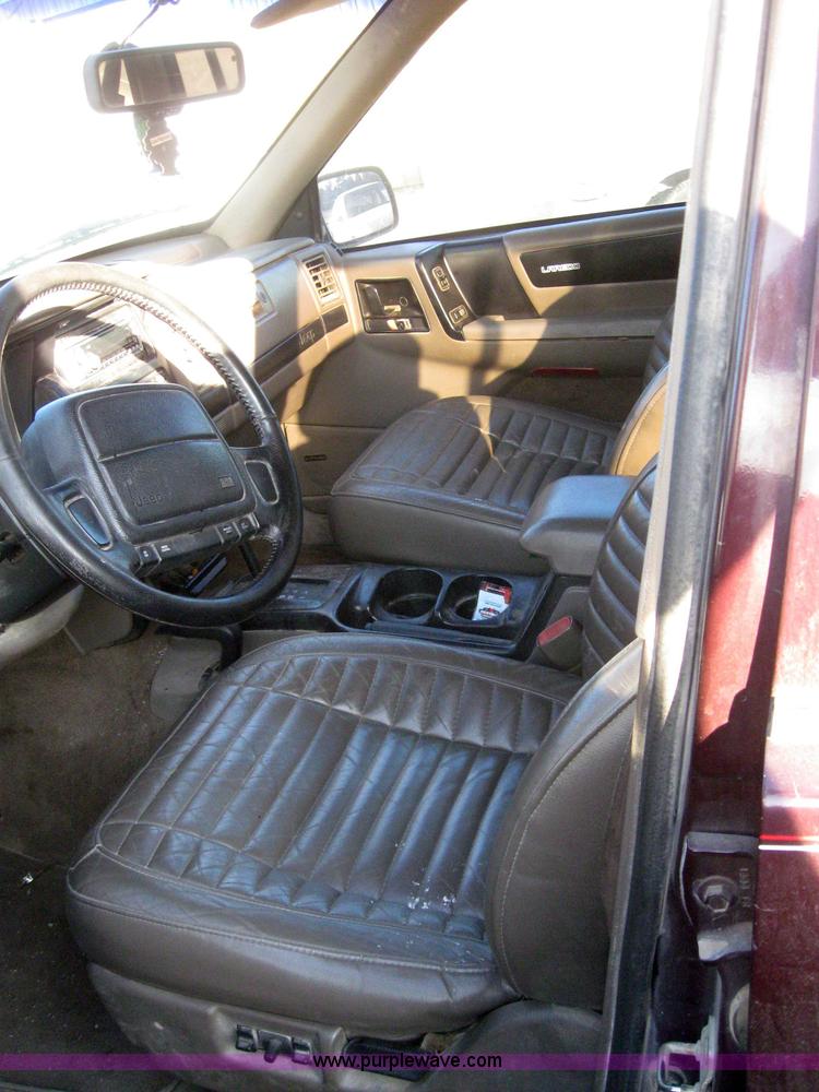 image for item 3151 1994 Jeep Grand Cherokee Laredo
