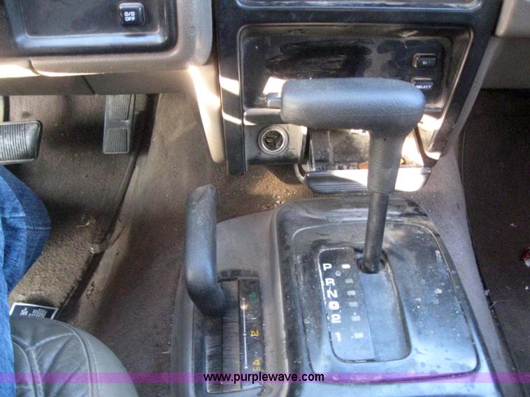 image for item 3151 1994 Jeep Grand Cherokee Laredo