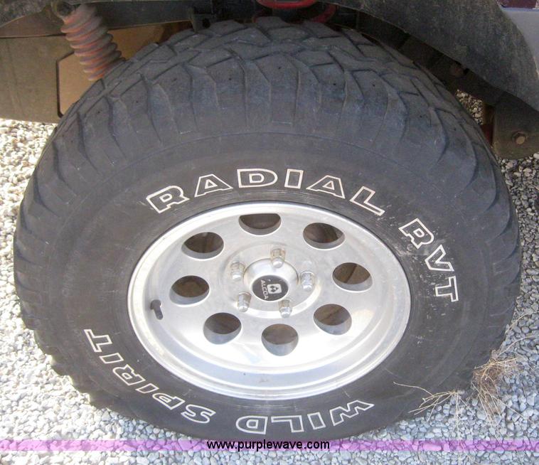 image for item 3151 1994 Jeep Grand Cherokee Laredo