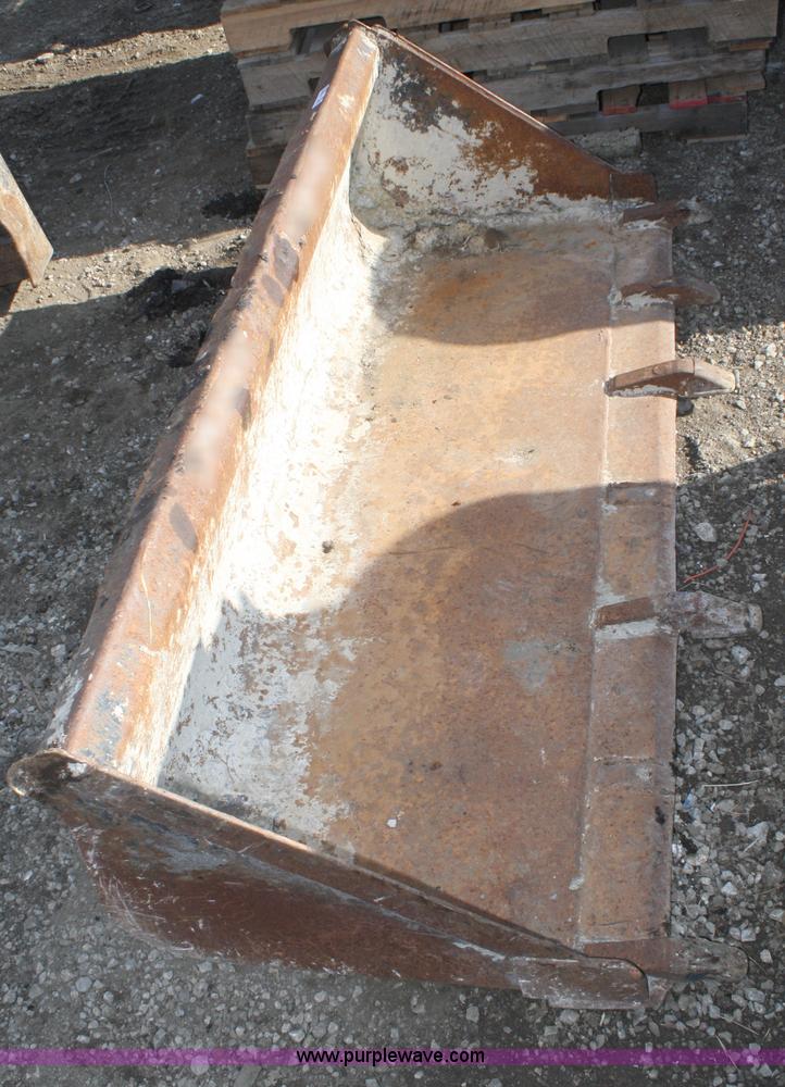 image for item 4925 Skid steer bucket