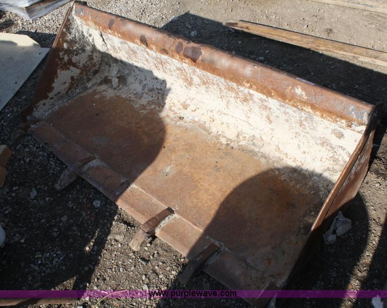 image for item 4925 Skid steer bucket