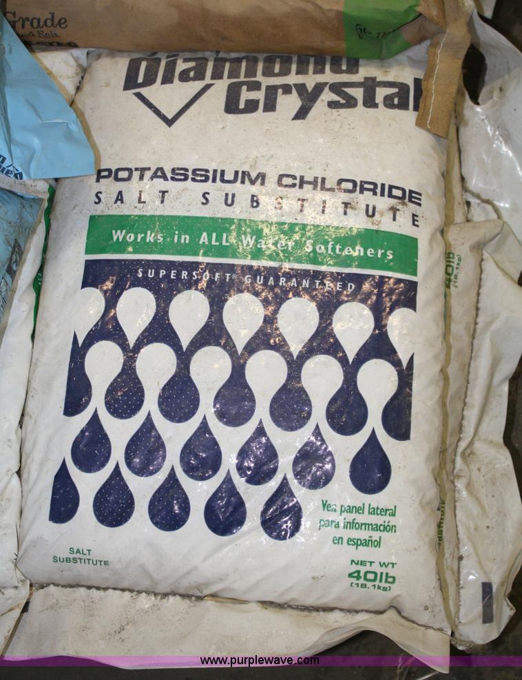 image for item 4966 Pallet of salt