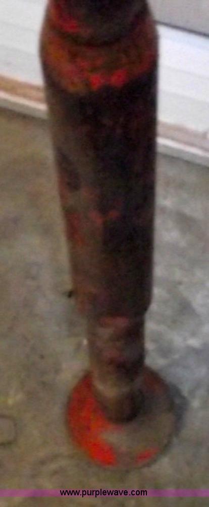 image for item 5448 Stanley TA54 hydraulic tamper with hose whip