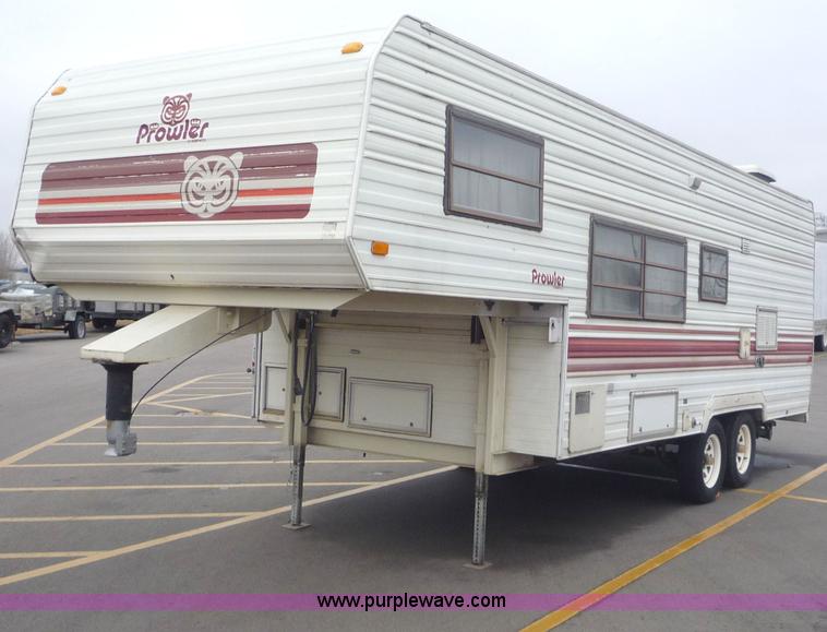 image for item 5609 1986 Fleetwood Prowler camper