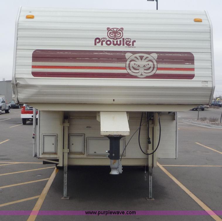 image for item 5609 1986 Fleetwood Prowler camper