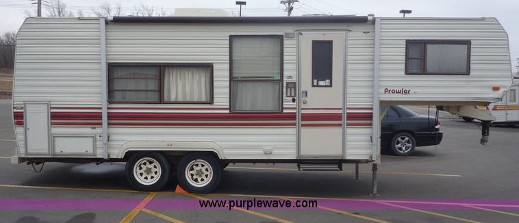 image for item 5609 1986 Fleetwood Prowler camper
