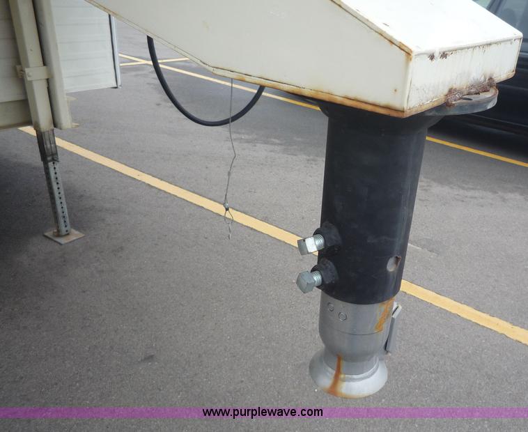 image for item 5609 1986 Fleetwood Prowler camper