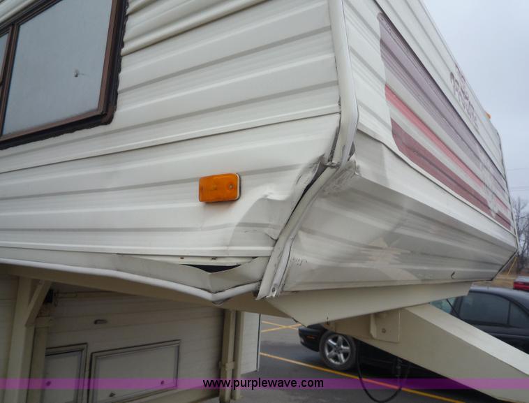 image for item 5609 1986 Fleetwood Prowler camper