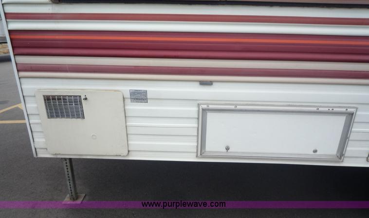 image for item 5609 1986 Fleetwood Prowler camper