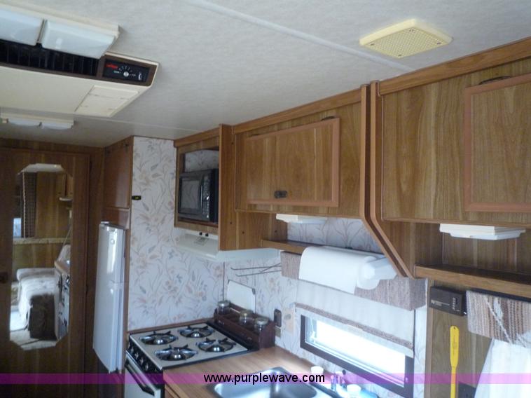image for item 5609 1986 Fleetwood Prowler camper