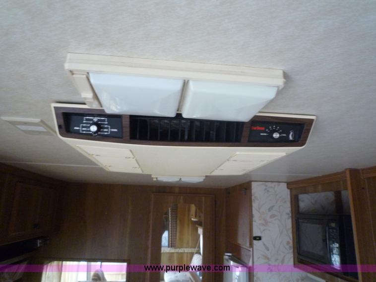 image for item 5609 1986 Fleetwood Prowler camper