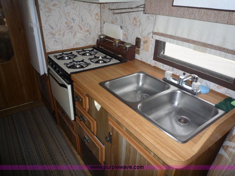 image for item 5609 1986 Fleetwood Prowler camper