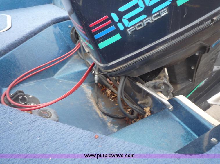 image for item 5610 1988 Bayliner boat