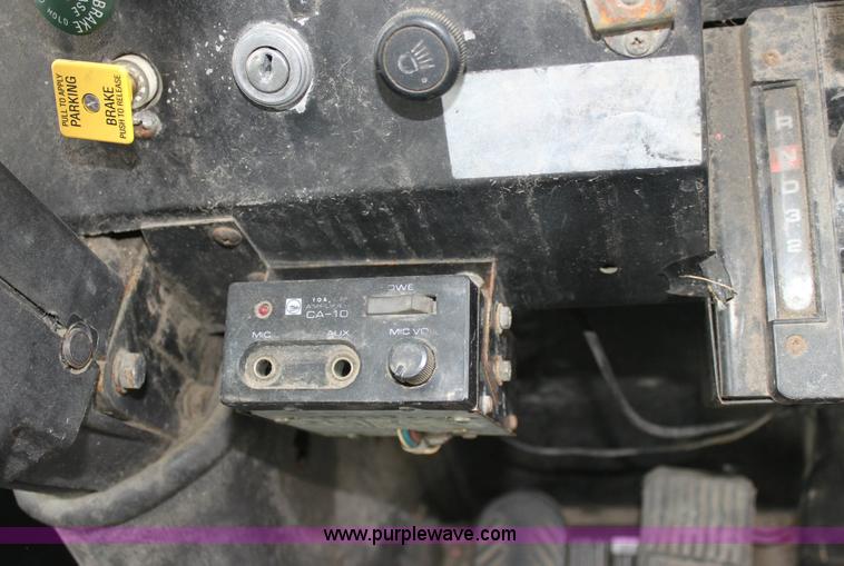 image for item 6534 1986 Thomas Built 3885 school bus