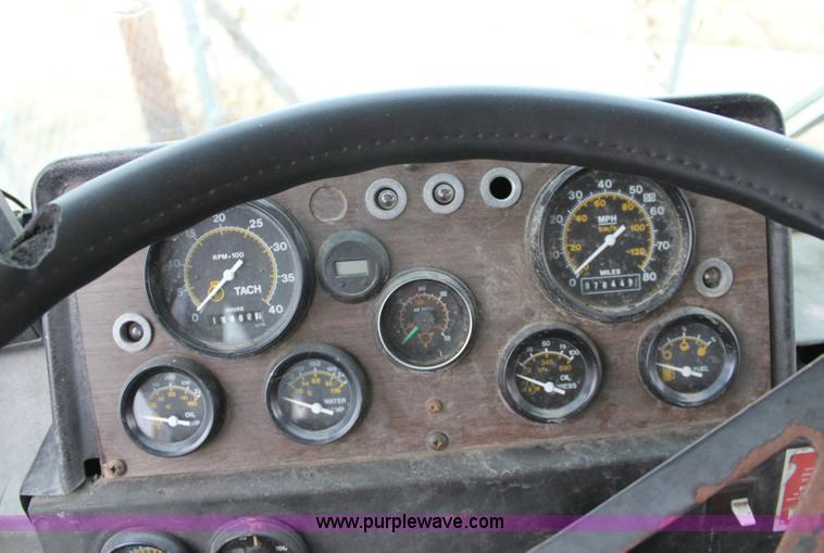 image for item 6534 1986 Thomas Built 3885 school bus