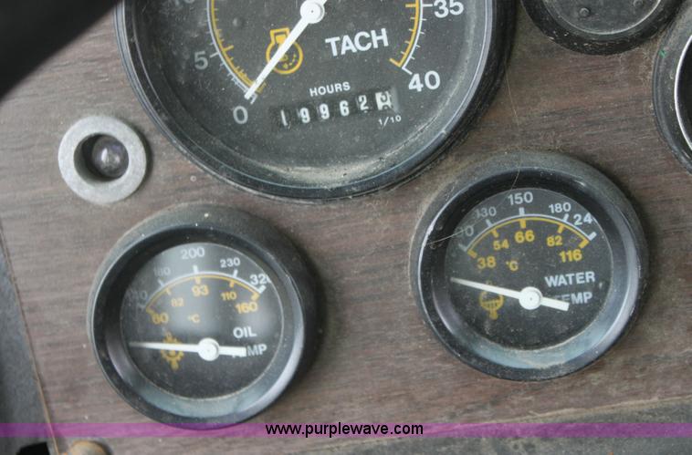 image for item 6534 1986 Thomas Built 3885 school bus