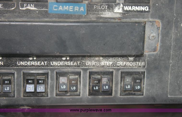 image for item 6534 1986 Thomas Built 3885 school bus