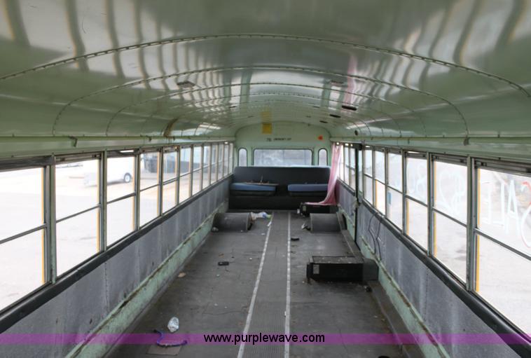 image for item 6534 1986 Thomas Built 3885 school bus
