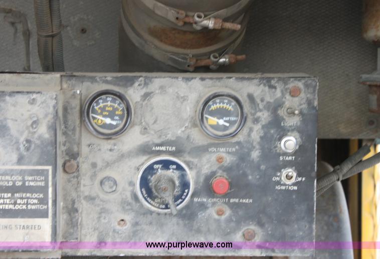 image for item 6534 1986 Thomas Built 3885 school bus