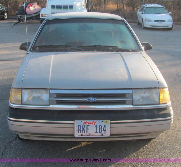 image for item 6766 1991 Ford Tempo