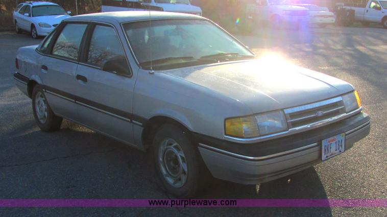 image for item 6766 1991 Ford Tempo