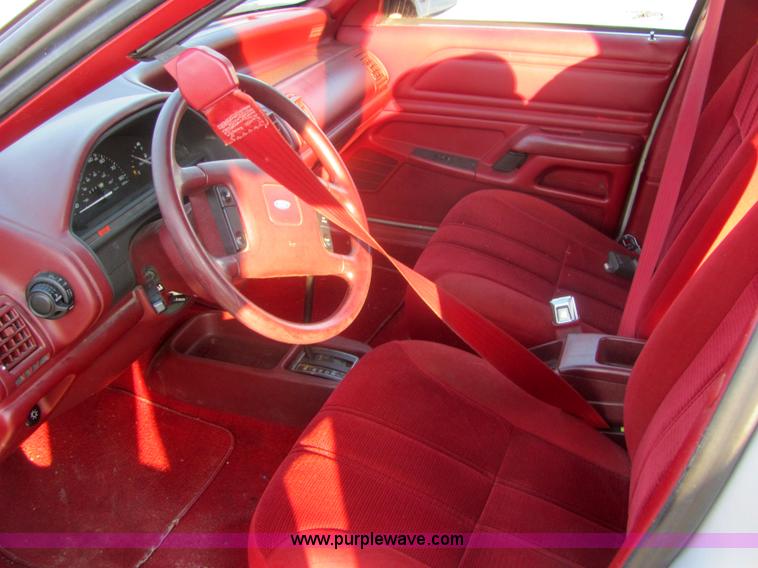 image for item 6766 1991 Ford Tempo