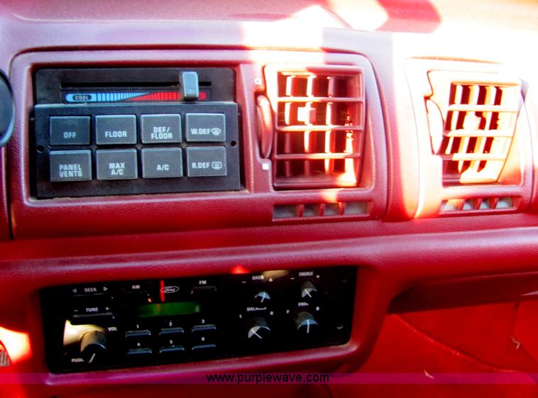 image for item 6766 1991 Ford Tempo