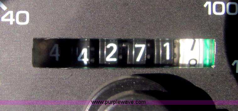 image for item 6766 1991 Ford Tempo