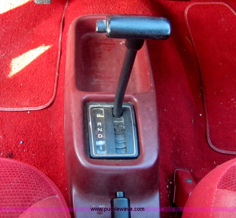 image for item 6766 1991 Ford Tempo