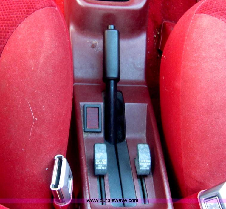 image for item 6766 1991 Ford Tempo