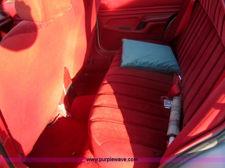 image for item 6766 1991 Ford Tempo