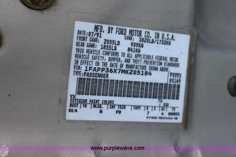 image for item 6766 1991 Ford Tempo