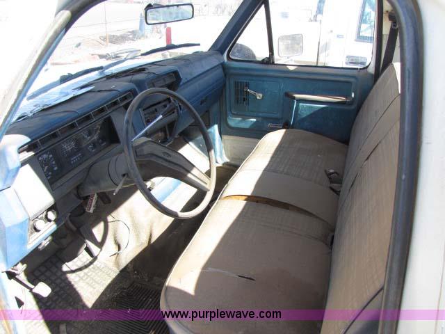 image for item 8248 1984 Ford F150 pickup