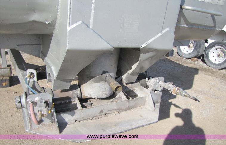 image for item 3519 1998 Clement LW3829 38' steel end dump trailer