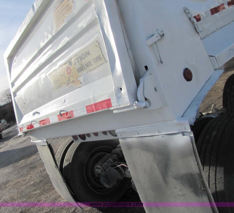 image for item 3520 1997 Clement LW3829 38' steel end dump trailer