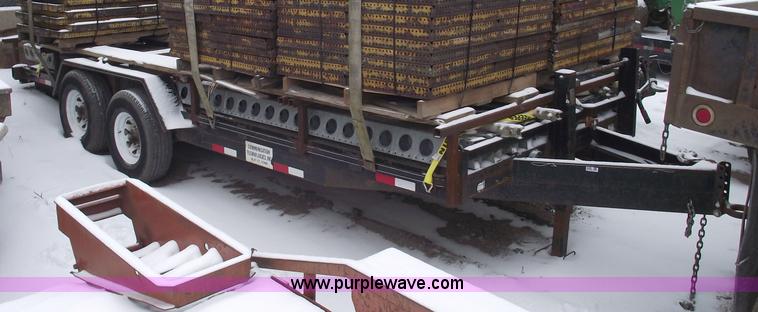 image for item 5458 2004 Starlite flatbed trailer