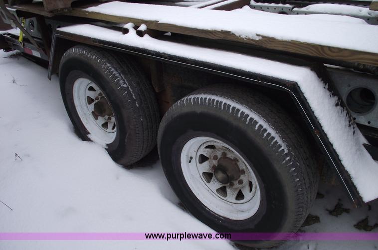 image for item 5458 2004 Starlite flatbed trailer