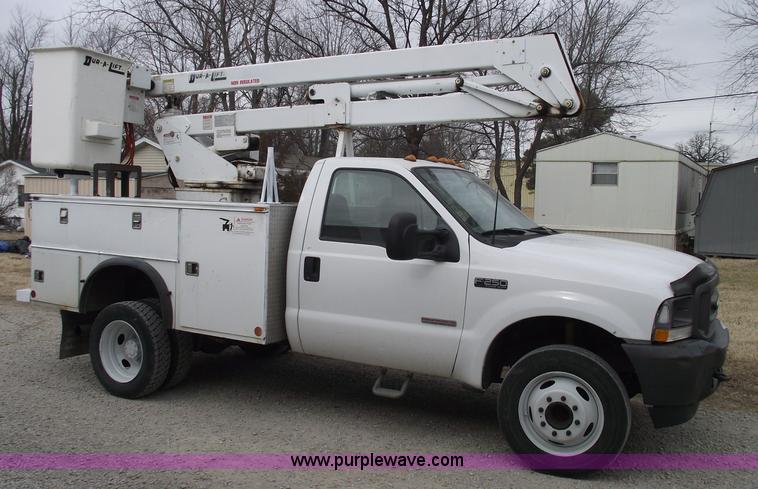 image for item 5465 2003 Ford F550 super duty bucket truck