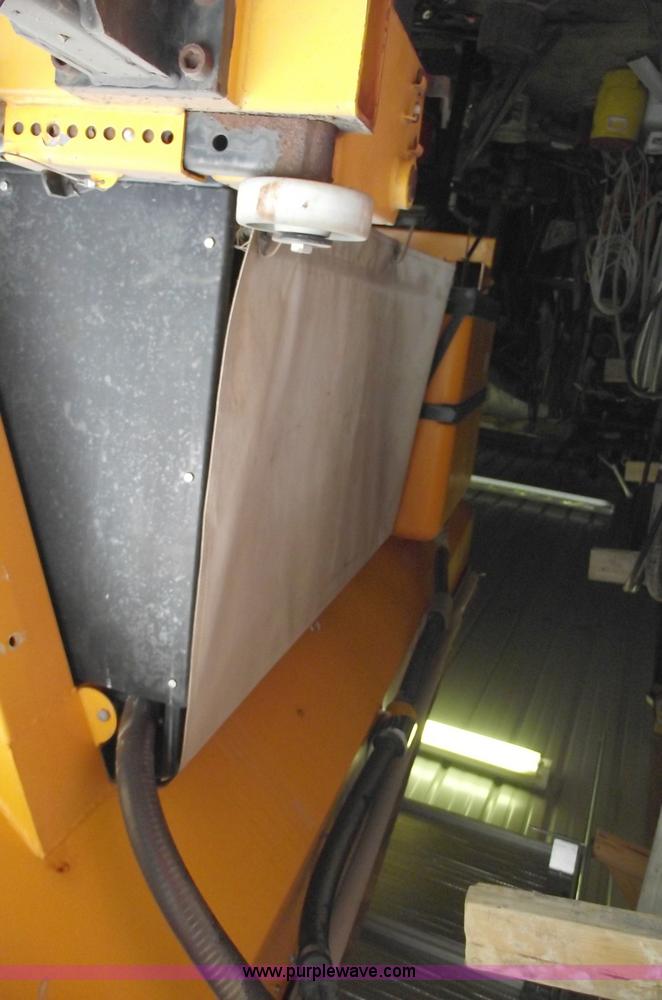 image for item 5467 12' Epoke salt spreader v-box