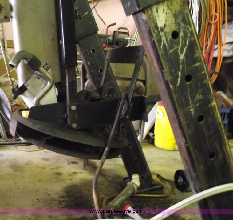 image for item 5467 12' Epoke salt spreader v-box