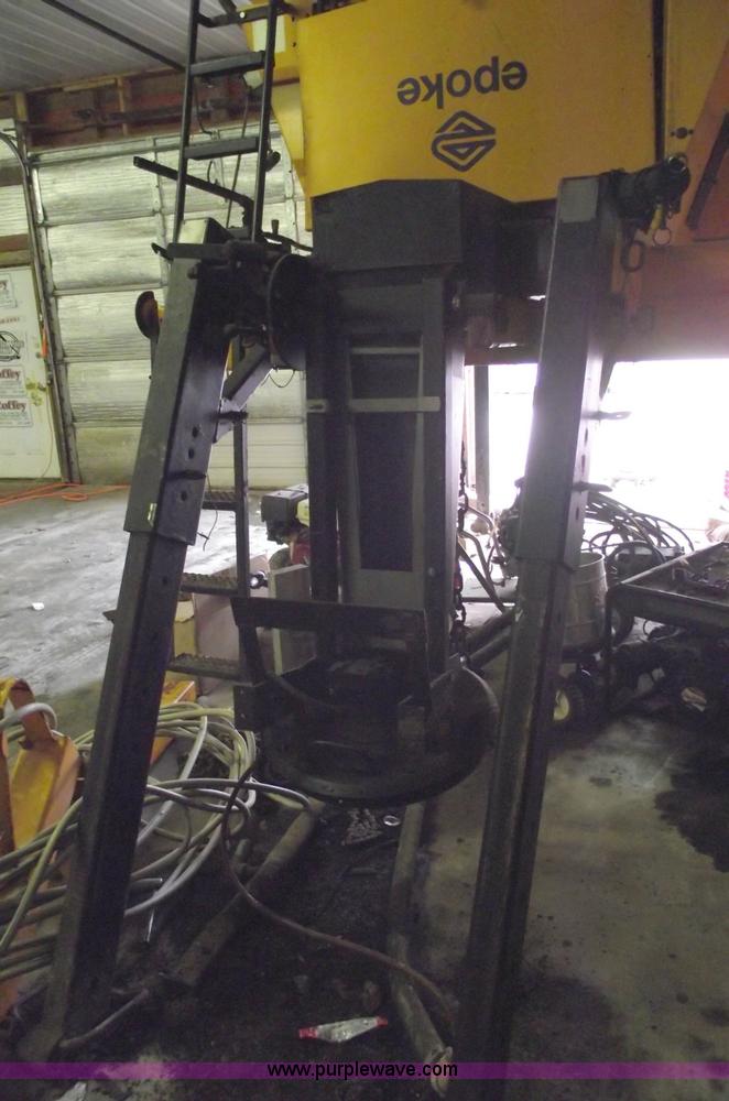 image for item 5467 12' Epoke salt spreader v-box