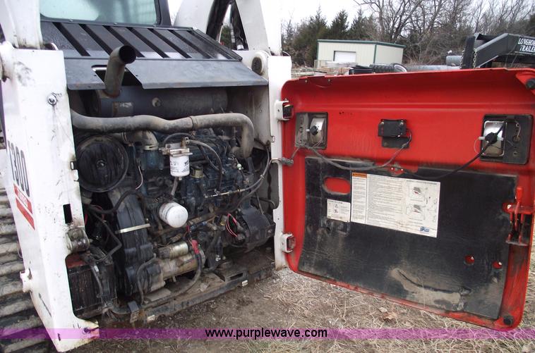 image for item 5469 2004 Bobcat T300