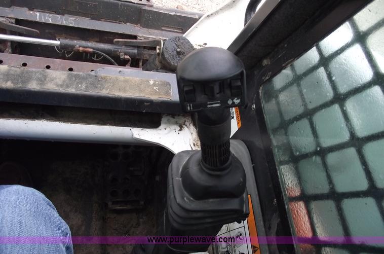 image for item 5469 2004 Bobcat T300