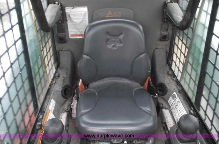 image for item 5469 2004 Bobcat T300