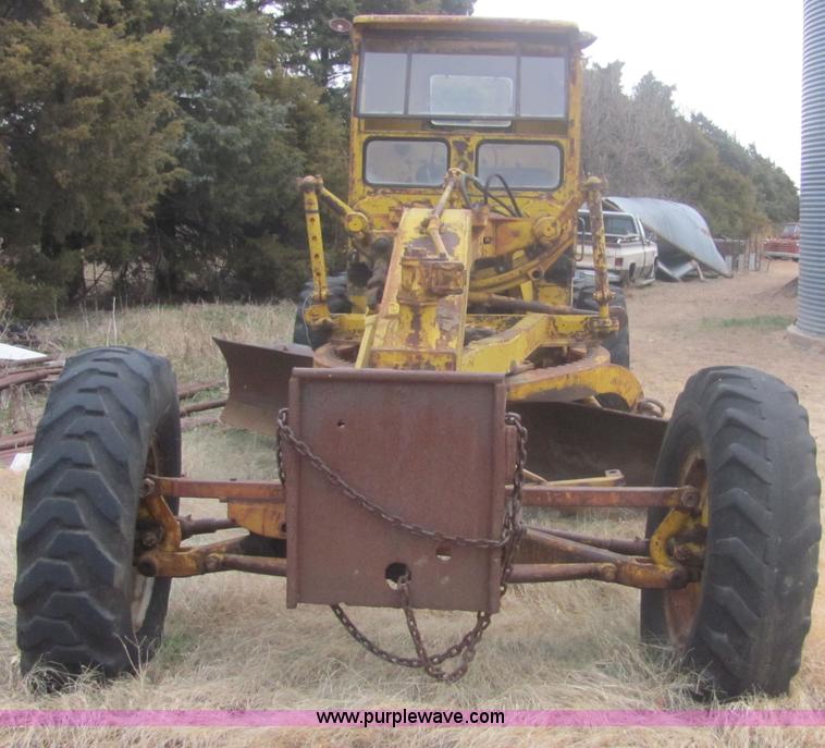 image for item 6768 Caterpillar Cat 12 motor grader