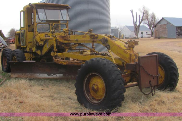 image for item 6768 Caterpillar Cat 12 motor grader