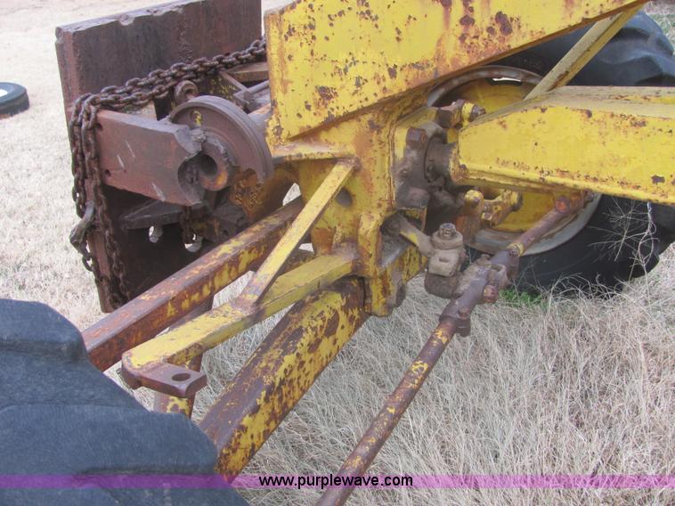image for item 6768 Caterpillar Cat 12 motor grader