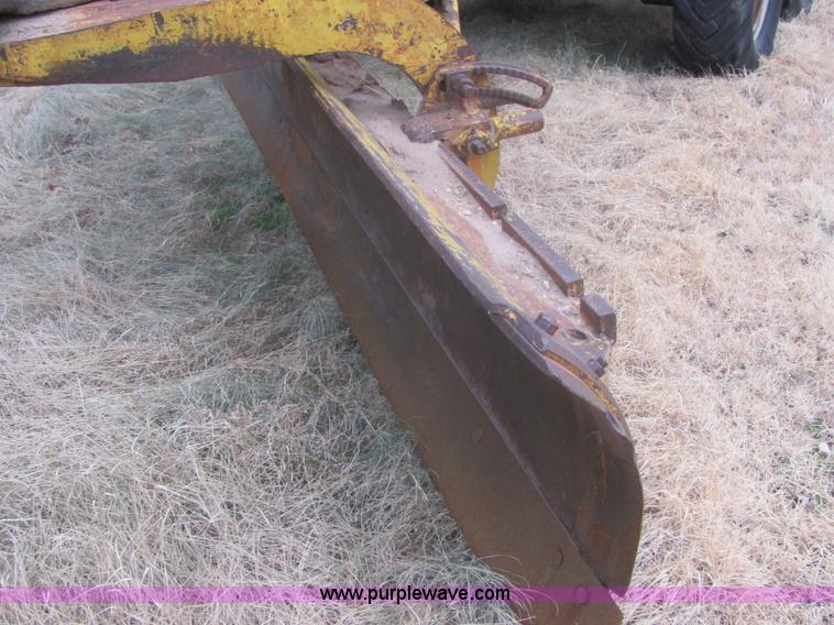 image for item 6768 Caterpillar Cat 12 motor grader