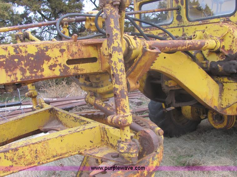 image for item 6768 Caterpillar Cat 12 motor grader